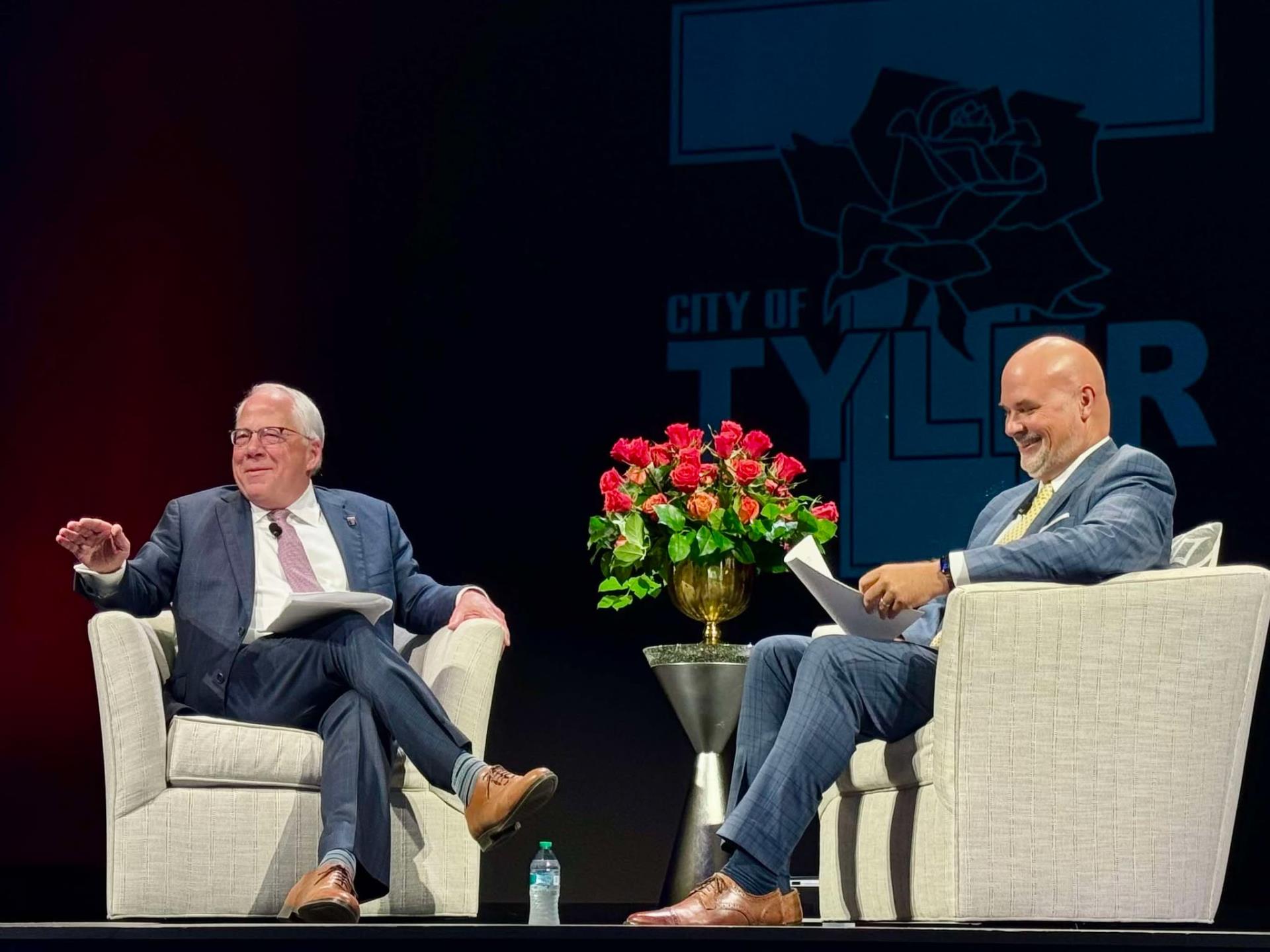 Photo of Mayor Don Warren and City Manager Ed Broussard