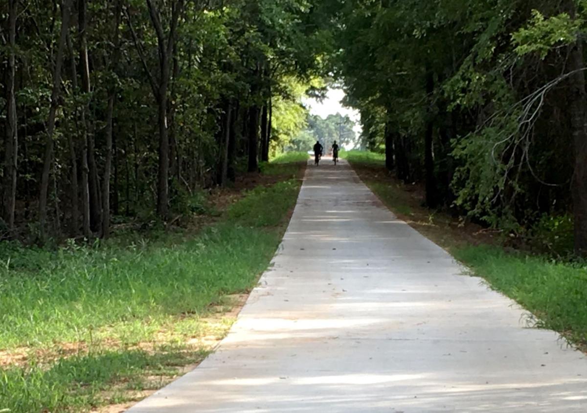 Legacy Trail 2 People Running